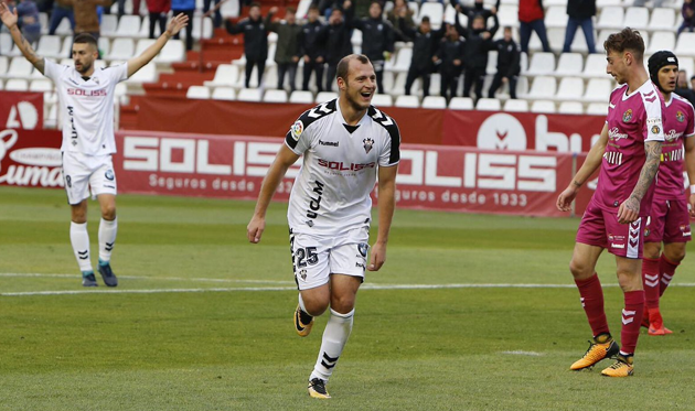 Зозуля празднует первый гол, twitter.com/albacetebpsad