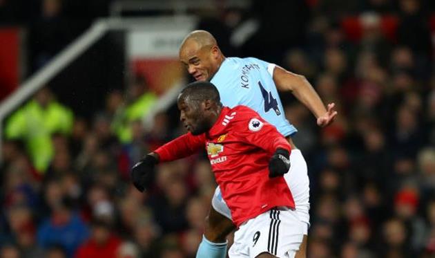 Компани в борьбе с Лукаку, getty images