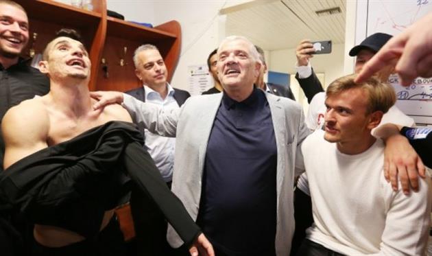 Владелец АЕК (по центру), фото: gazzetta.gr