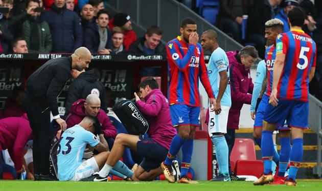 Габриэль Жезус покинул поле из-за травмы в середине первого тайма, Getty Images