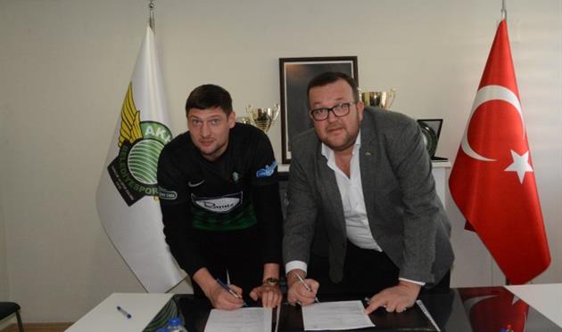 Евгений Селезнев (слева), akhisarspor.com.tr