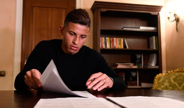 Додо подписывает контракт с Шахтером, фото ФК Шахтер