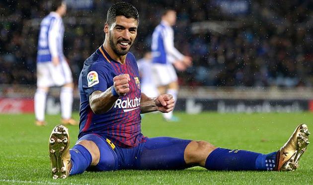 дубль луиса суареса помог барселоне одержать победу, getty images