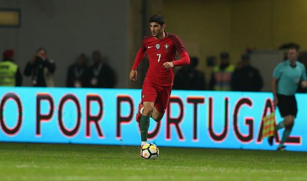 ГОНСАЛУ ГЕДЕШ, GETTY IMAGES