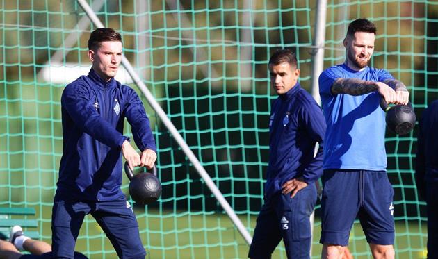 Силовые нагрузки на тренировке Динамо, фото ФК Динамо