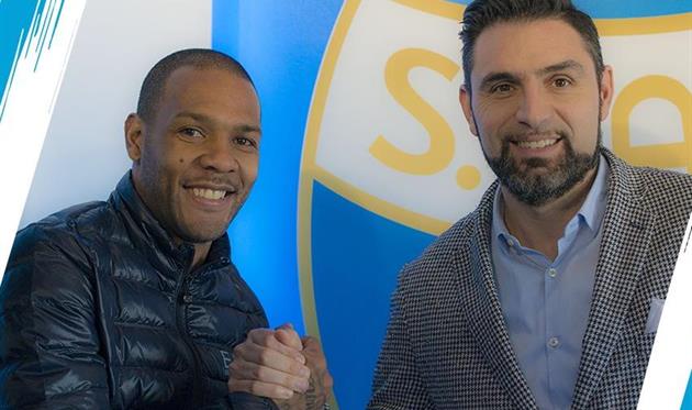 Эвертон (слева), фото ФК СПАЛ