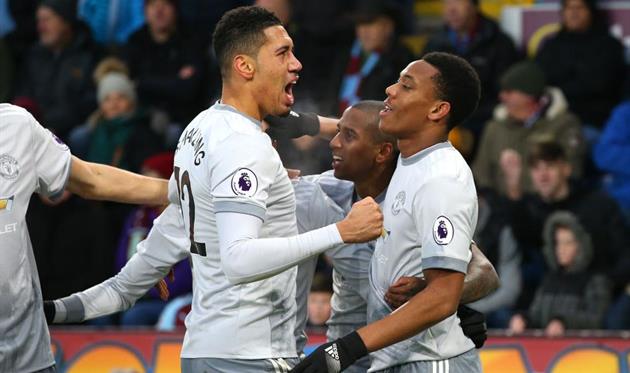 МЮ минимально обыграл Бернли на выезде