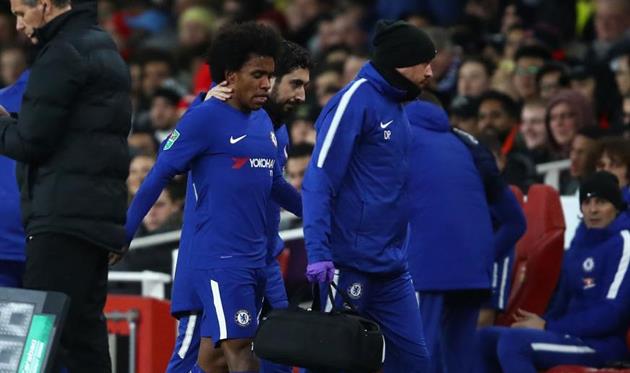 Виллиан покидает поле, getty images