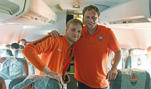 Футболисты Шахтера вернулись в Украину в хорошем настроении, фото ФК Шахтер