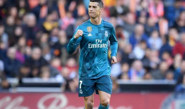 Реал разгромил Валенсию на Месталье