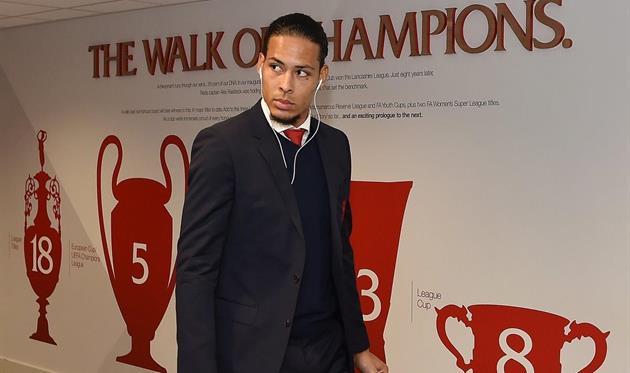 Ван Дейк составит пару зещитников с Ловреном, Ливерпуль