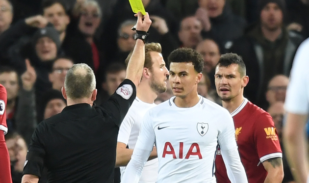Деле Алли получил предупреждение за симуляцию в матче против Ливерпуля, Getty Images