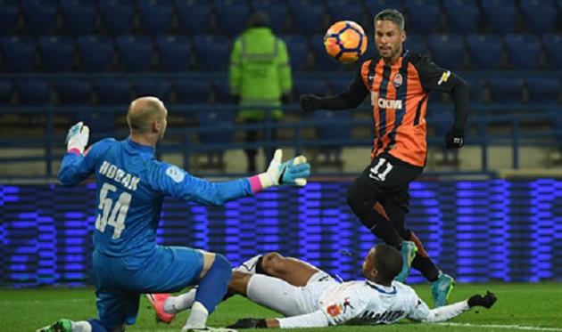 Марлос (справа), ФК Шахтер