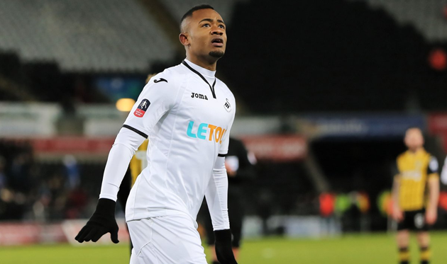 Джордан Айю открыл счет в матче, twitter.com/BBCSport