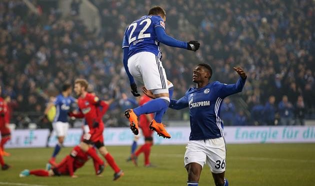 Шальке минимально обыграл Герту, Коноплянка вышел на замену в конце матча