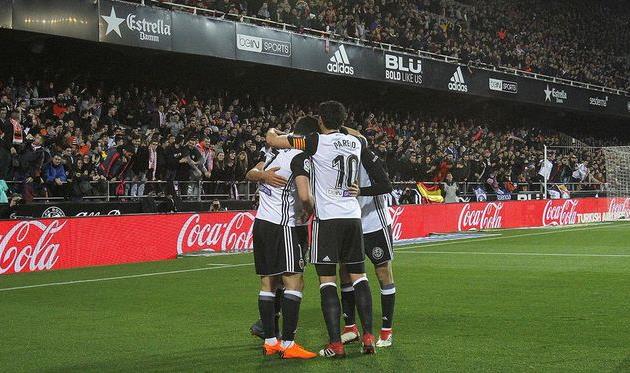 Радость игроков Валенсии, laliga.es