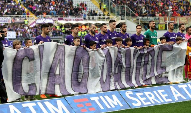 Есть люди, которые не умирают — фанаты Фиорентины почтили память Астори на матче с Беневенто