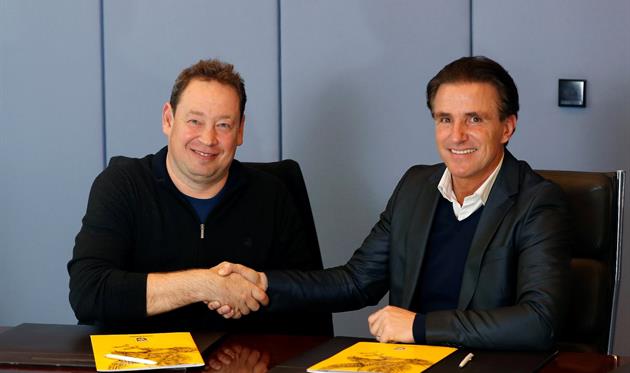 Официально: Слуцкий возглавил Витесс