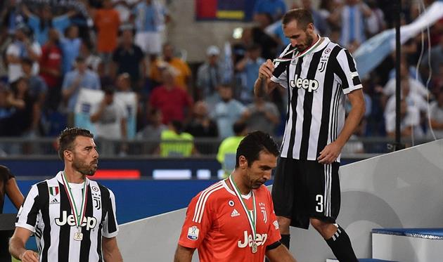 Судьба Андреа Бардзальи (слева) и Джорджо Кьеллини (справа) решена, Джанлуиджи Буффон пока под вопросом, Getty Images