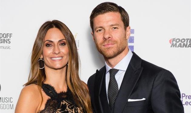 Хаби Алонсо с женой, getty images