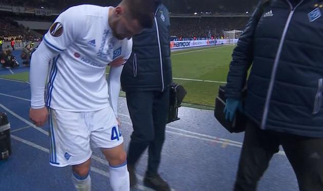 Тамаш Кадар покидает поле