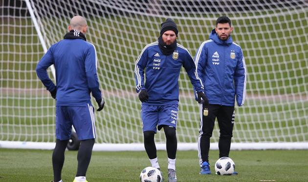 Лионель Месси (по центру), Getty Images