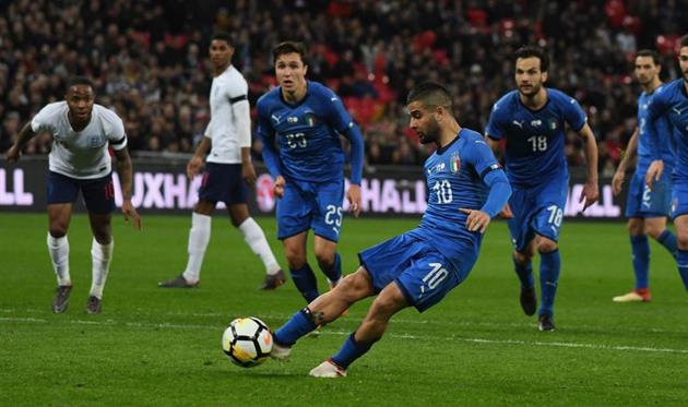 Лоренцо Инсинье забивает тот самый пенальти, Getty Images