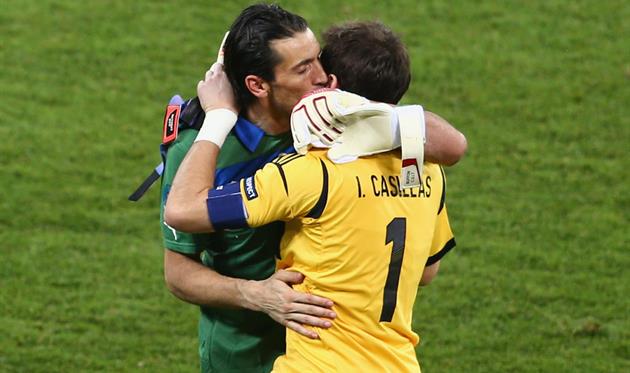 ИКЕР КАСИЛЬЯС И ДЖАНЛУИДЖИ БУФФОН, GETTY IMAGES