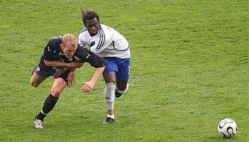 Диакате за Косыриным не поспевал, фото fcdynamo.kiev.ua