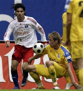 Мяч на стороне Дуйсбурга, AP 