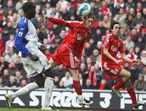 Торрес забивает второй мяч, АР