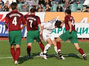 Много борьбы, фото из архива fckharkov.com.ua