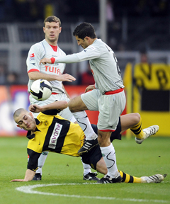 Лежачего не бить!, AFP