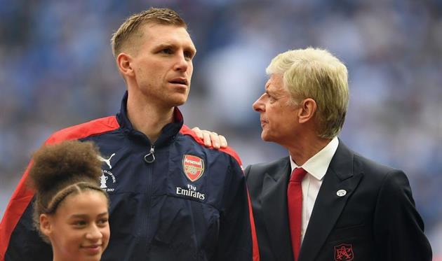 Пер Мертезакер и Арсен Венгер, Getty Images