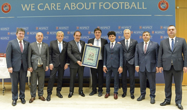Представители Футбольной федерации Турции, uefa.com