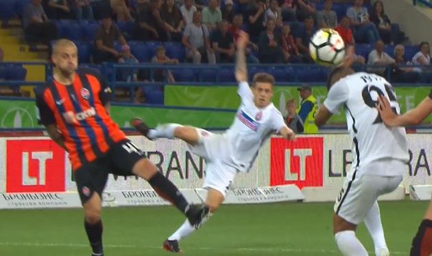 Луганский Марадона: Юри отличился в воротах Шахтера рукой