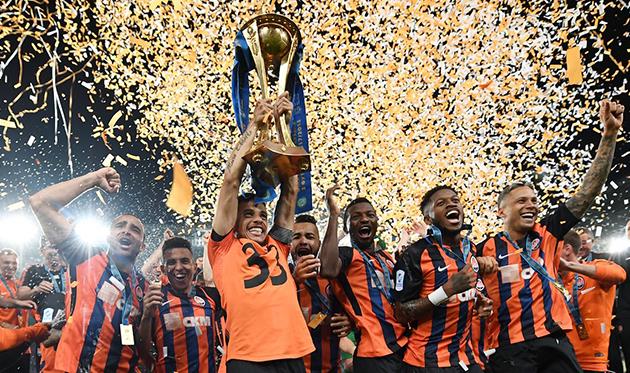 Тайсон в футболке Срны, фото фк шахтер