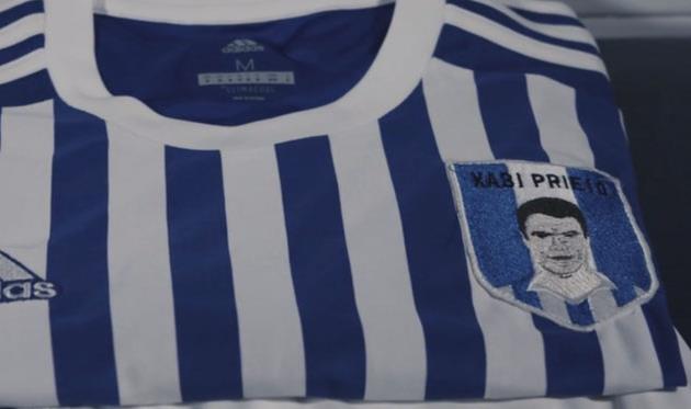 Изображение Хаби Прието заменит герб на футболках Реал Сосьедада