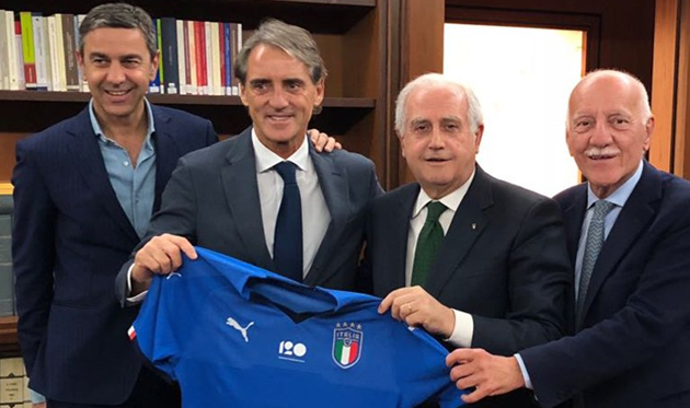 Роберто Манчини (второй слева), фото: FIGC