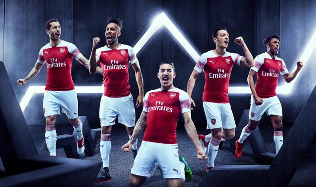 Арсенал представил новый домашний комплект формы