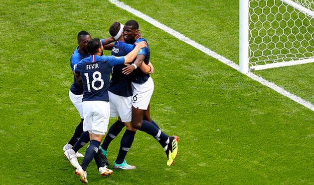 французы отмечают взятие ворот, getty images