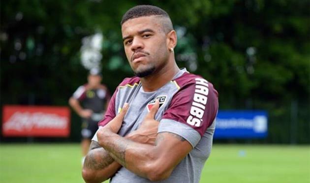 Жуниор Таварес