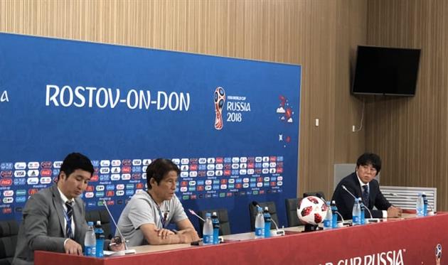 Акира Нисино (по центру), фото: ФИФА