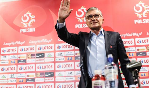 Навалка покинул пост главного тренера сборной Польши