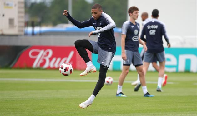 Уругвай — Франция: прогноз букмекеров на матч ЧМ-2018