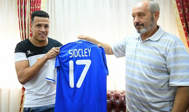 Сидклей (слева), ФК Динамо