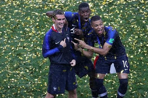 Как французы победу на чемпионате мира праздновали