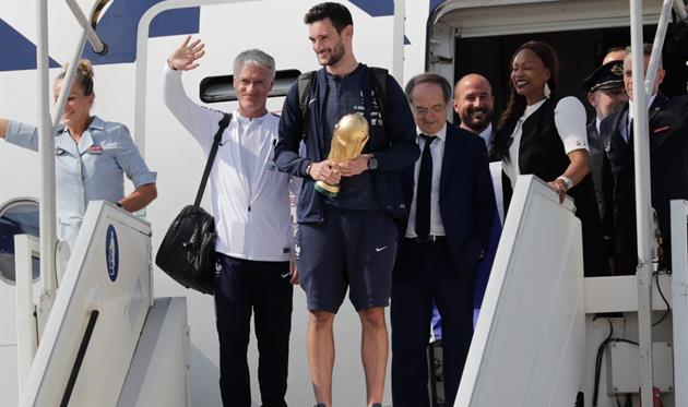 В Париже прошел парад в честь победы сборной Франции на ЧМ-2018