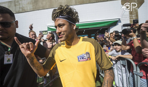 Неймар собирается вернуться на поле впервые после чемпионата мира