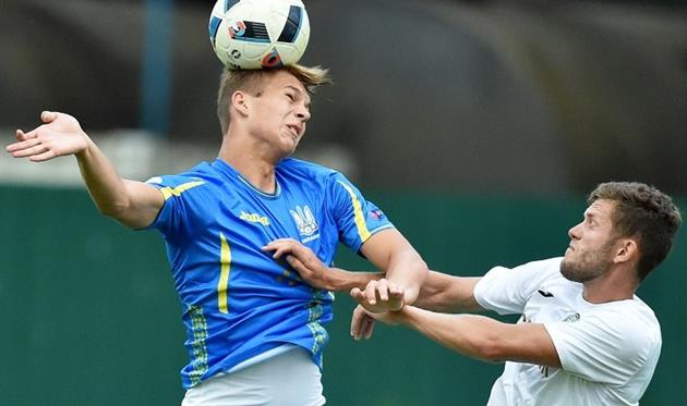 Виктор Корниенко (слева)